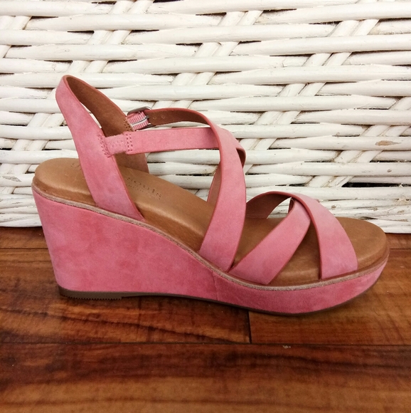 NWOT Kenneth Cole Gentle Souls Strappy Wedge - Picture 3 of 14